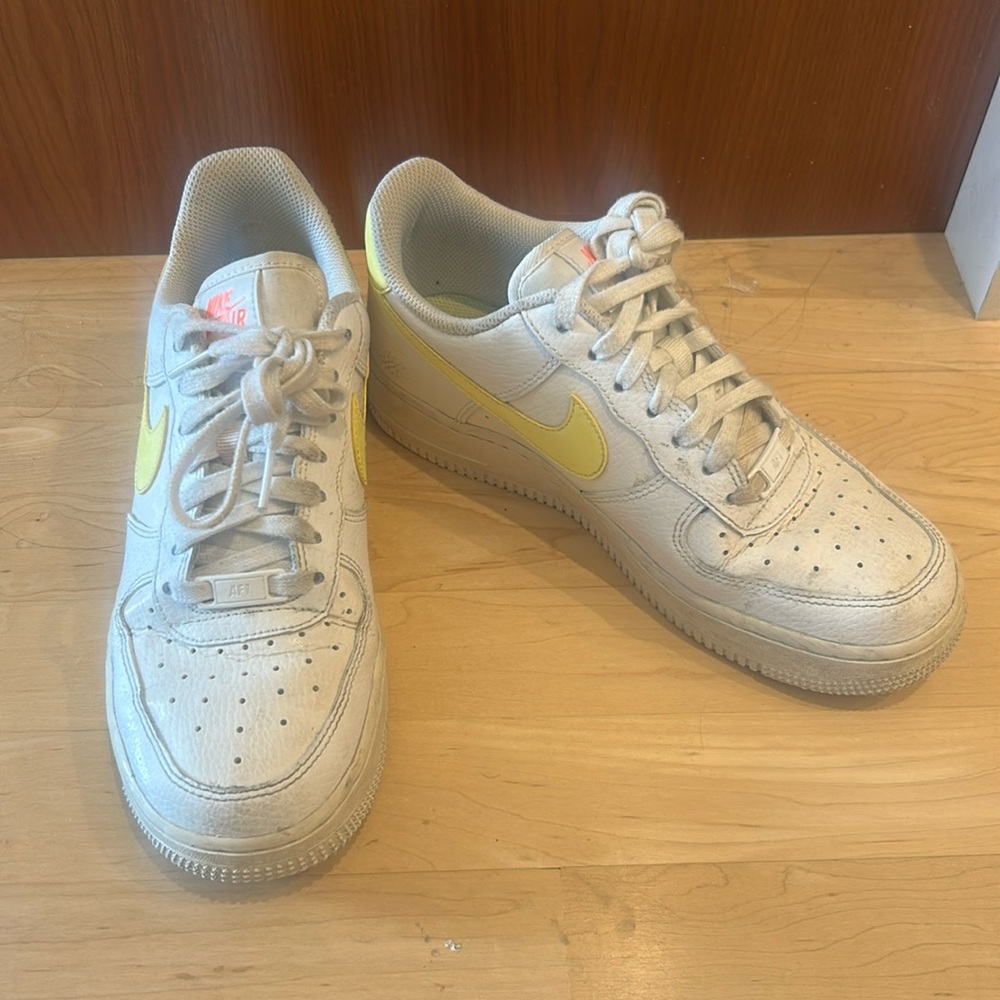 NIKE Air Force 1s